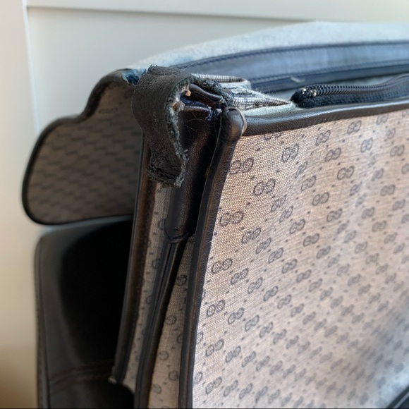 😻 Authentic Vintage Gucci Crossbody Bag - Picture 8 of 15